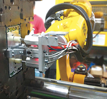 手機外殼注塑機上下料工作站